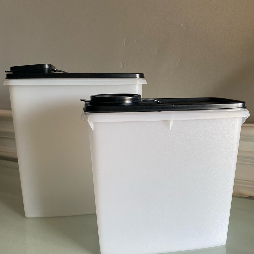 Tupperware 20 cup & 13 cup Cereal Containers Storage